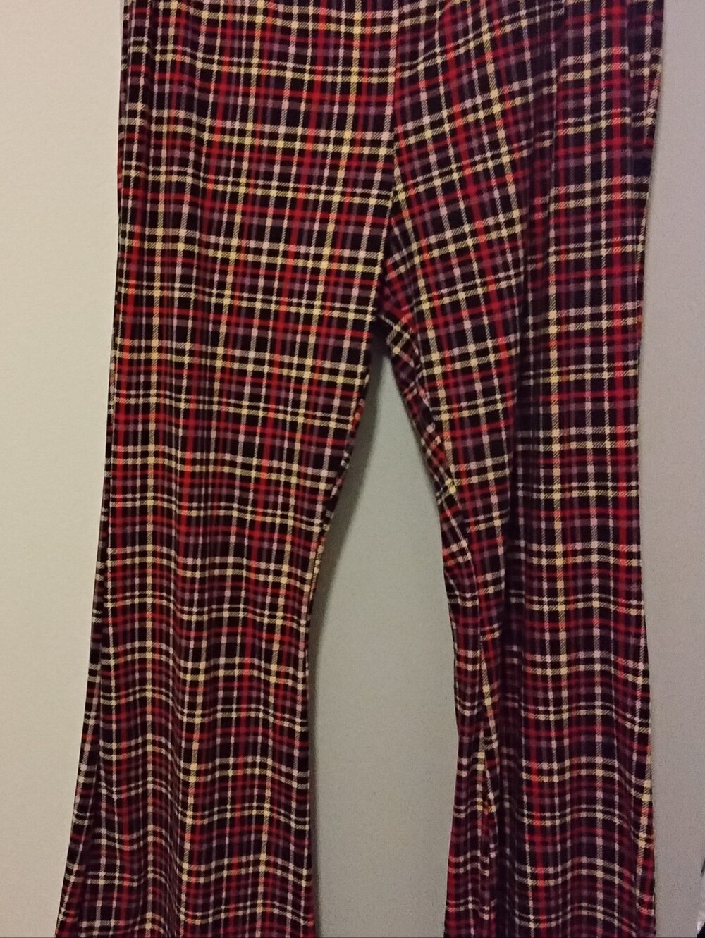 Plaid Wide-Leg Pants – Red/BlackStylish Plaid Wide-Leg Pants – Women's